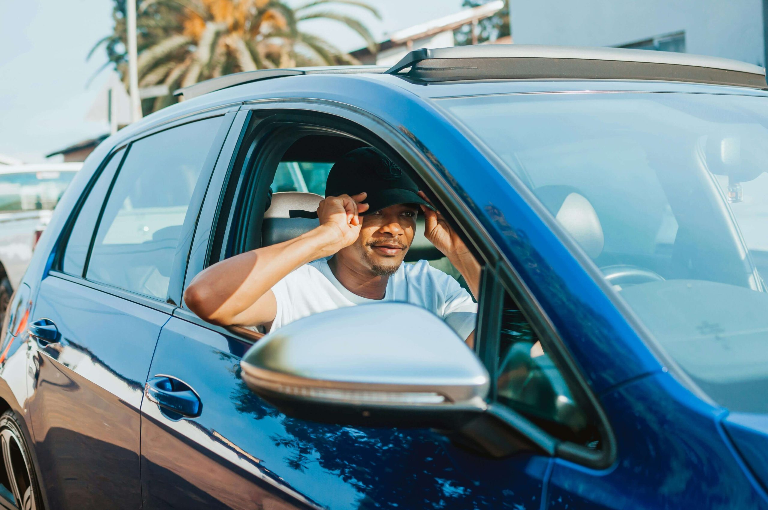 Cosa controllare e cosa avere in auto prima di partire per un viaggio